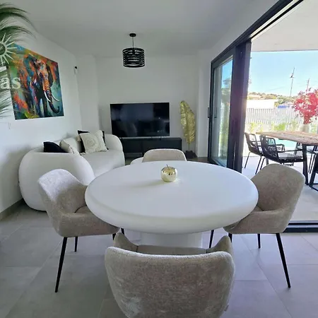 Beautiful Terrace Pool 4pers Sea