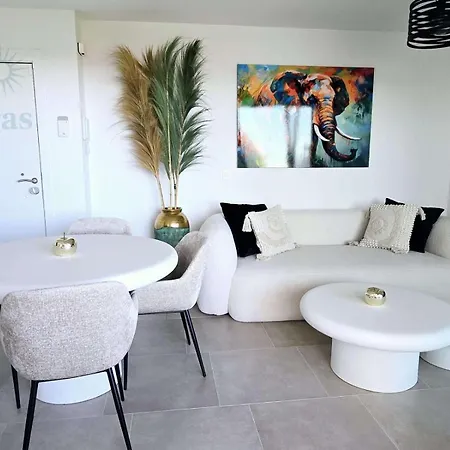 Beautiful Terrace Pool 4pers Sea